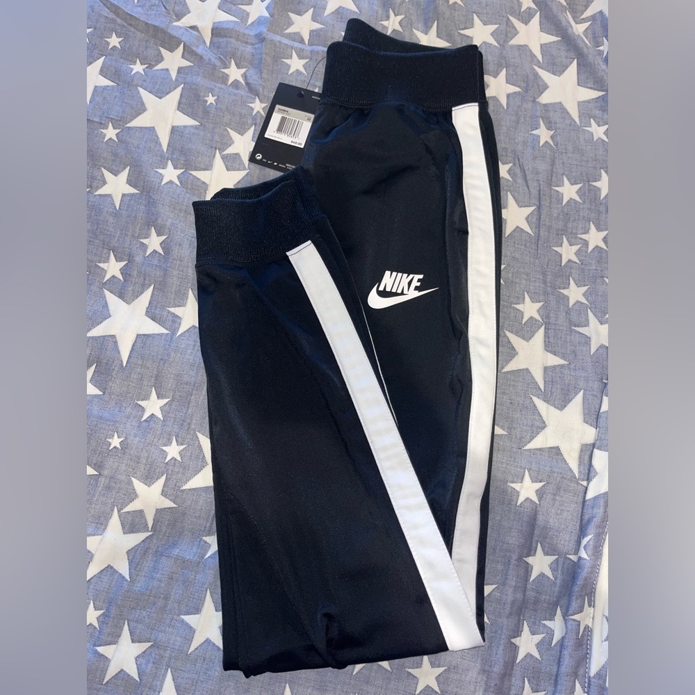 Nike women’s joggers xs NWT